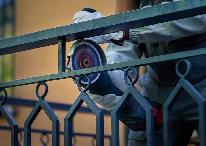 Robert Bosch Power Tools GmbH EXPERT Diamond Metal Wheel X-LOCK Cutting Disc 125 x 22.23 mm. For small angle grinders - Image 25