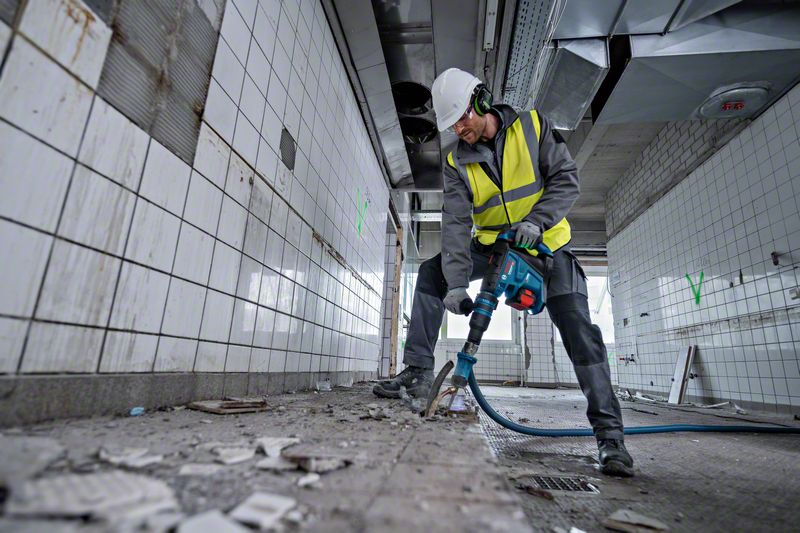 Robert Bosch Power Tools GmbH Cordless Rotary Hammer BITURBO with SDS max GBH 18V-40 C - Image 9